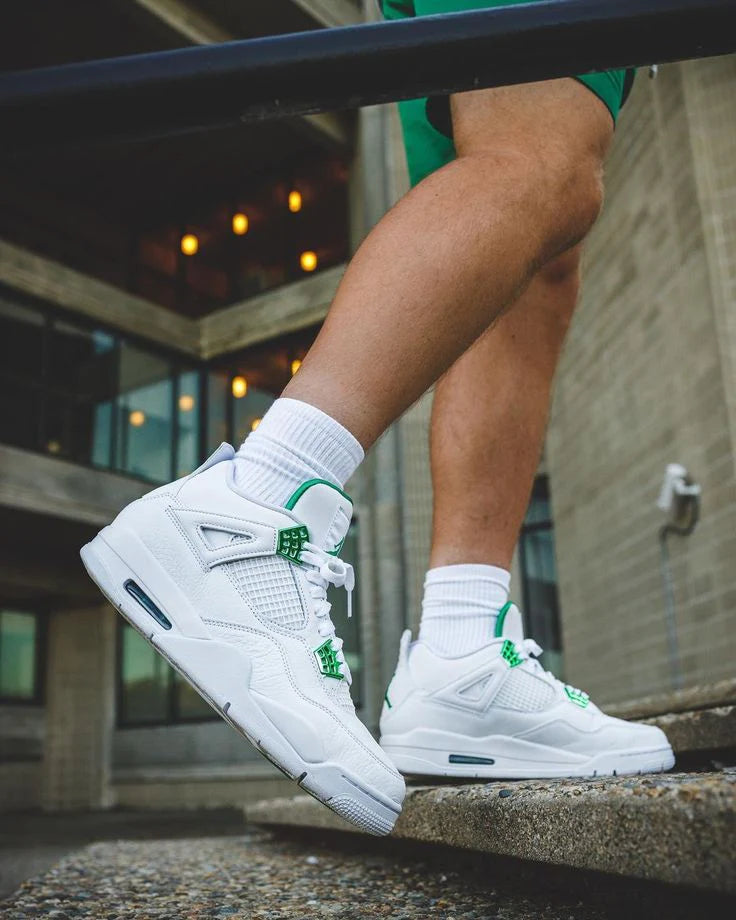 Nike Air Jordan 4 Retro Sneaker