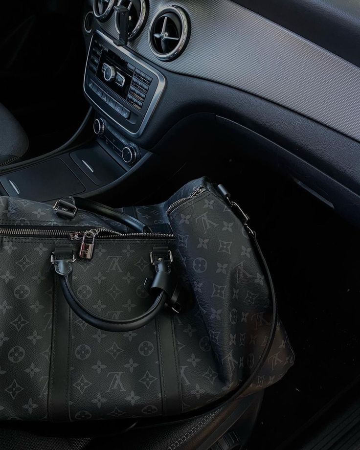 Luxury Duffle – Travel Edition