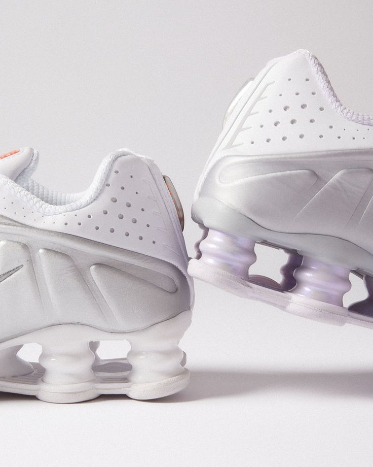 Shox R4 – White Metallic