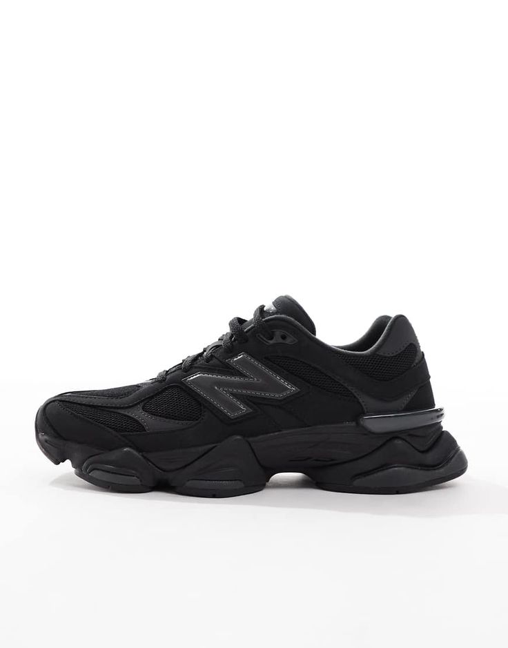 Premium Black Lifestyle Trainer