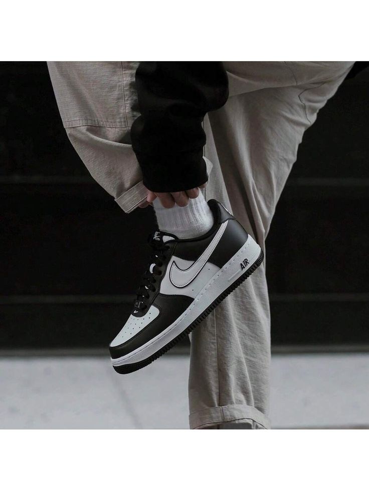 Nike Air Force 1 Low Dunk Sneaker