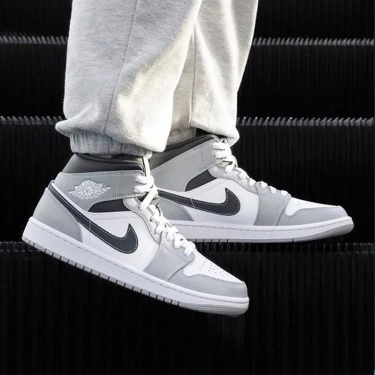 Nike Air Jordan 1 Retro Sneaker
